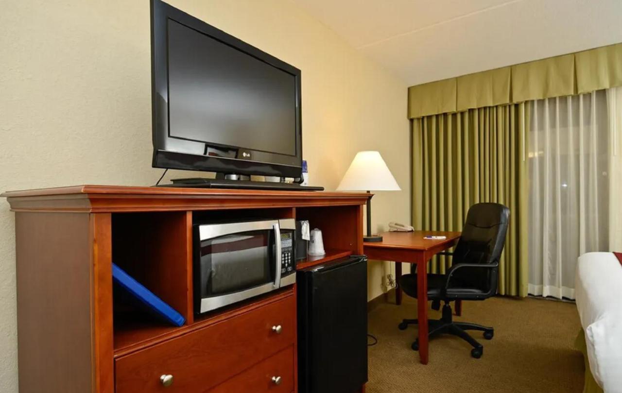 Junior Suite with Sofa Bed - Upper Floor/Non-Smoking at Best Western Plus La Porte Hotel & Conference Center
