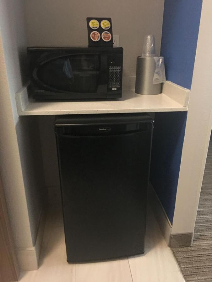 Executive King Room - Hearing Accessible at Holiday Inn Express & Suites Brenham South by IHG