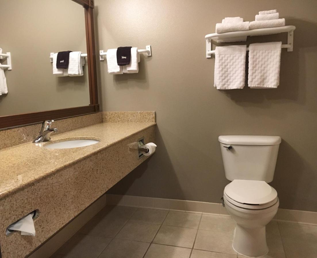 Queen Room with Two Queen Beds at Best Western Wheatland Inn