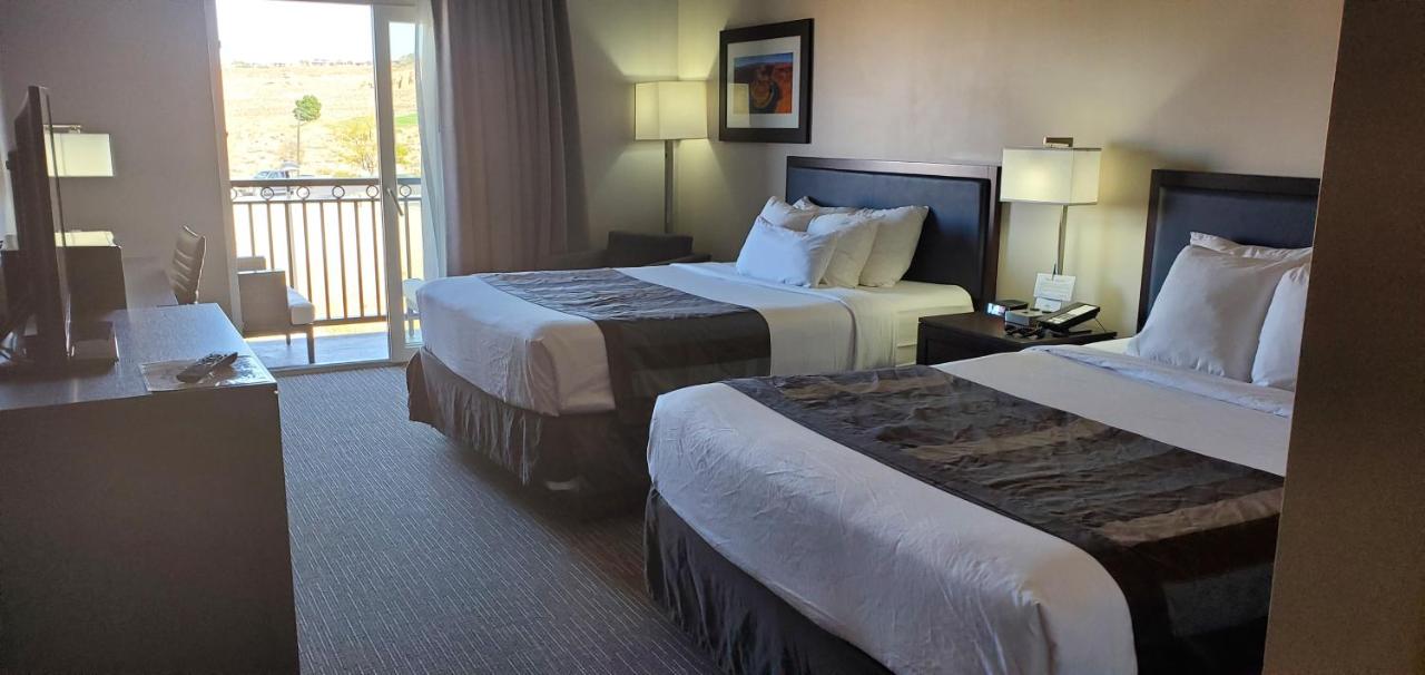 2 Queen Beds, Deluxe, Lake View, Non-Smoking at Wingate by Wyndham Page Lake Powell