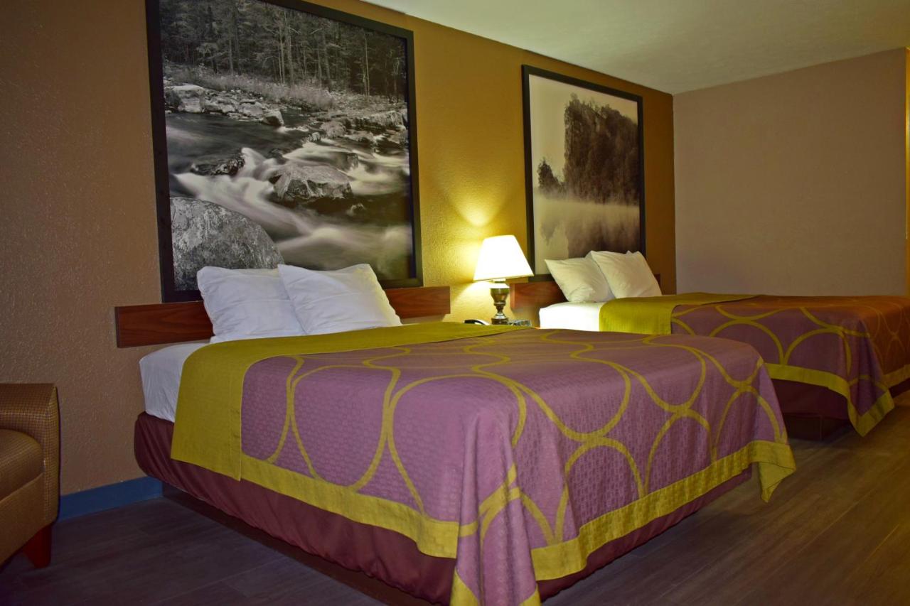 Queen Room with Two Queen Beds - Non-Smoking at Super 8 by Wyndham Fort Chiswell/Wytheville Area