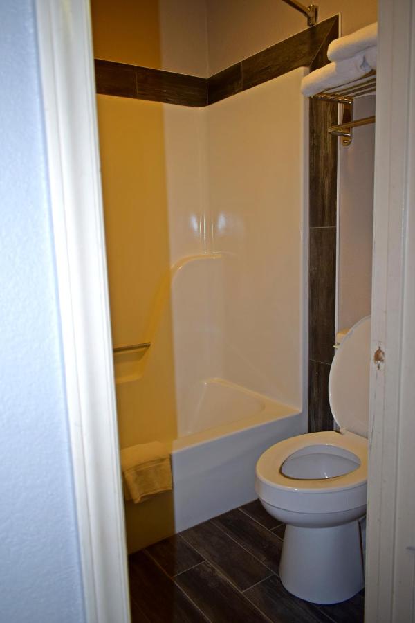 Queen Room with Two Queen Beds - Non-Smoking at Super 8 by Wyndham Fort Chiswell/Wytheville Area