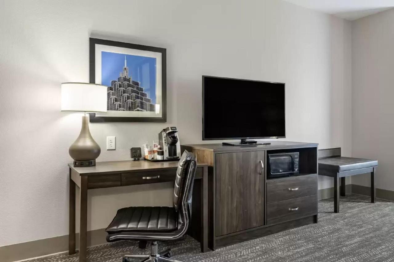 King Suite - Non-Smoking at Comfort Suites McDonough Atlanta South
