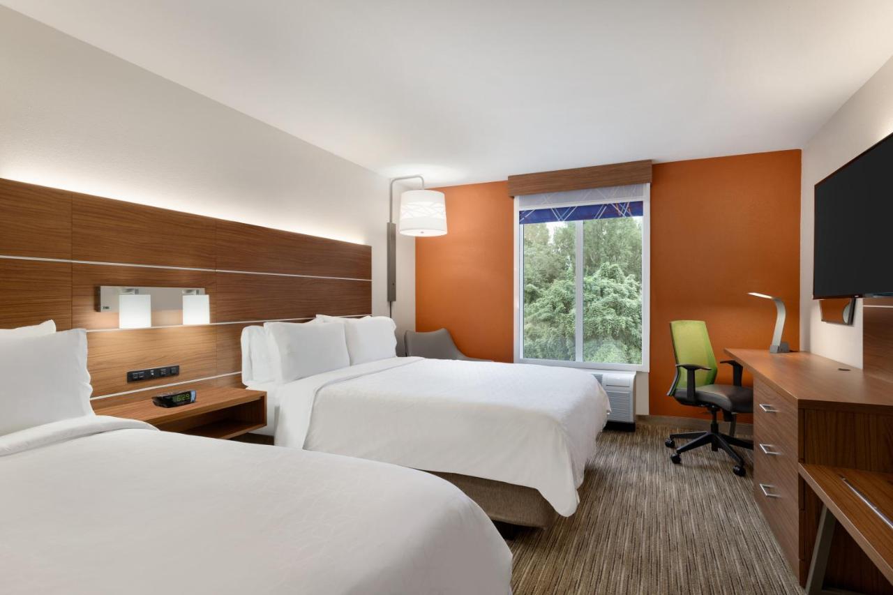 Queen Room with Two Queen Beds at Holiday Inn Express Hotel & Suites Auburn - University Area by IHG