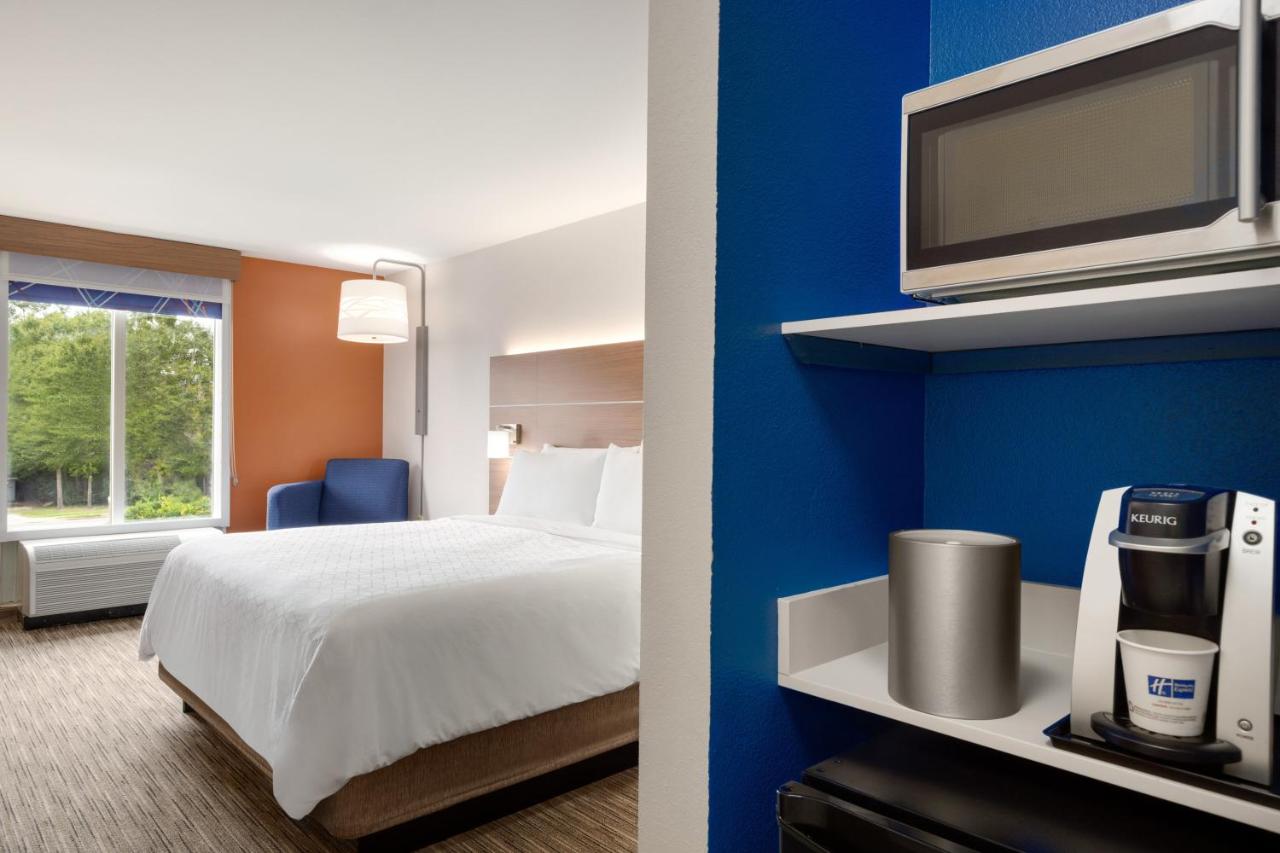 Standard Room at Holiday Inn Express Hotel & Suites Auburn - University Area by IHG