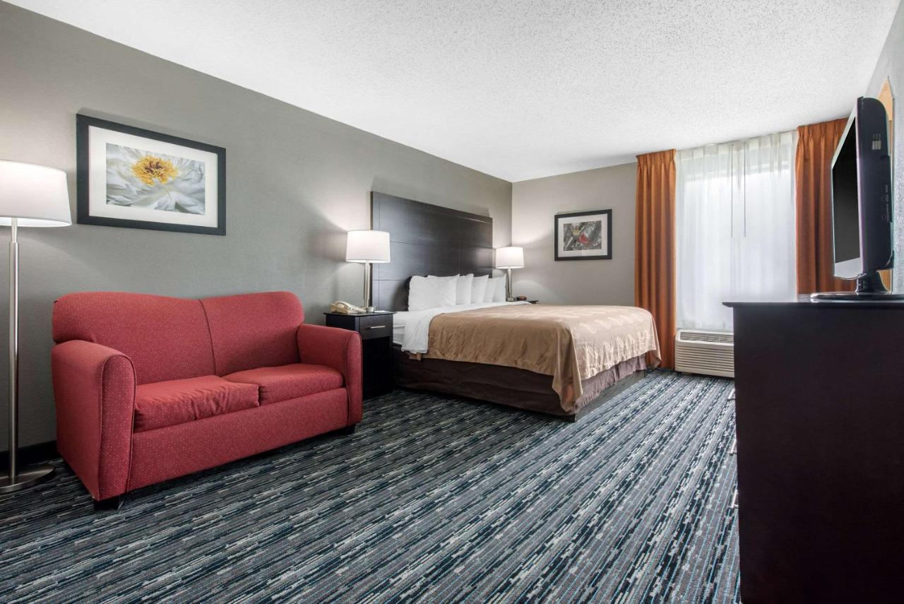 King Suite with Spa Bath - Non-Smoking at Quality Inn & Suites Brownsburg - Indianapolis West