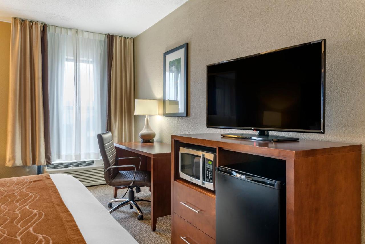 King Suite - Non-Smoking at Comfort Inn Madison near Clifty Falls