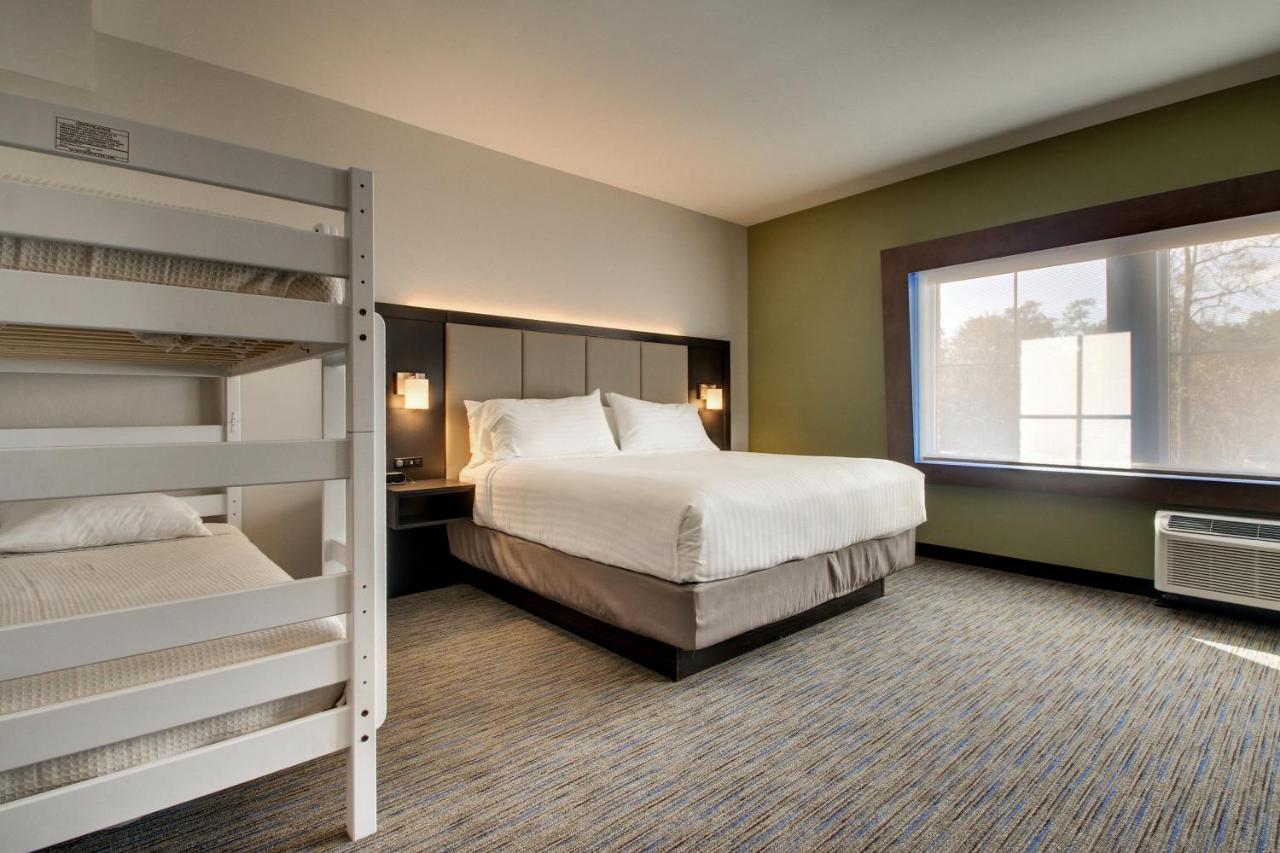 King Kids Suite - Non-Smoking at Holiday Inn Express & Suites Charleston NE Mt Pleasant US17 by IHG