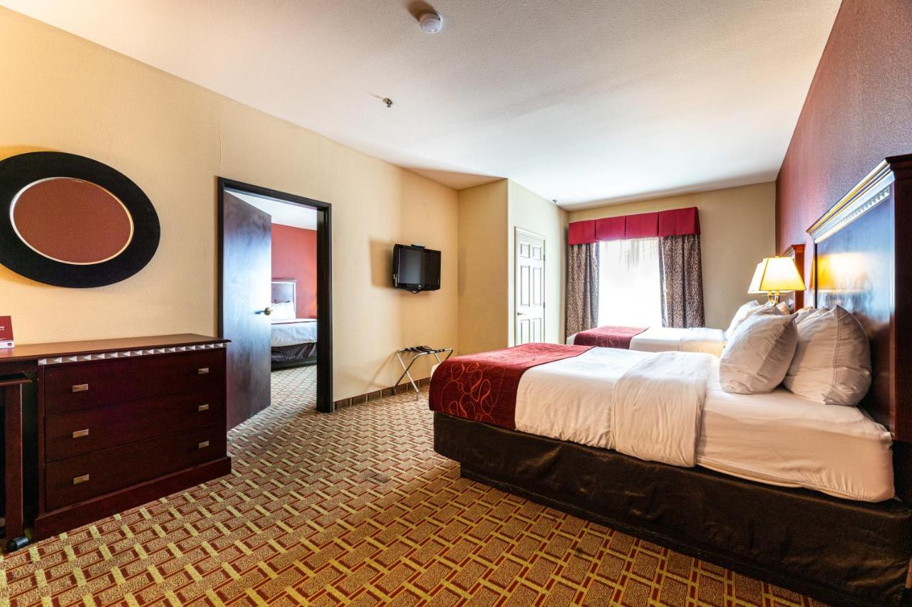 Two-Bedroom Suite at Comfort Suites Lake Worth