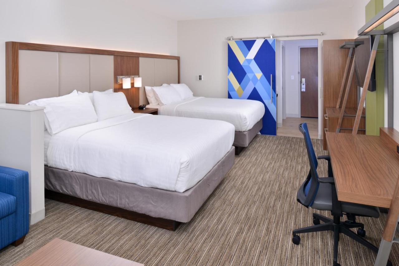 Queen Room at Holiday Inn Express & Suites Madison by IHG
