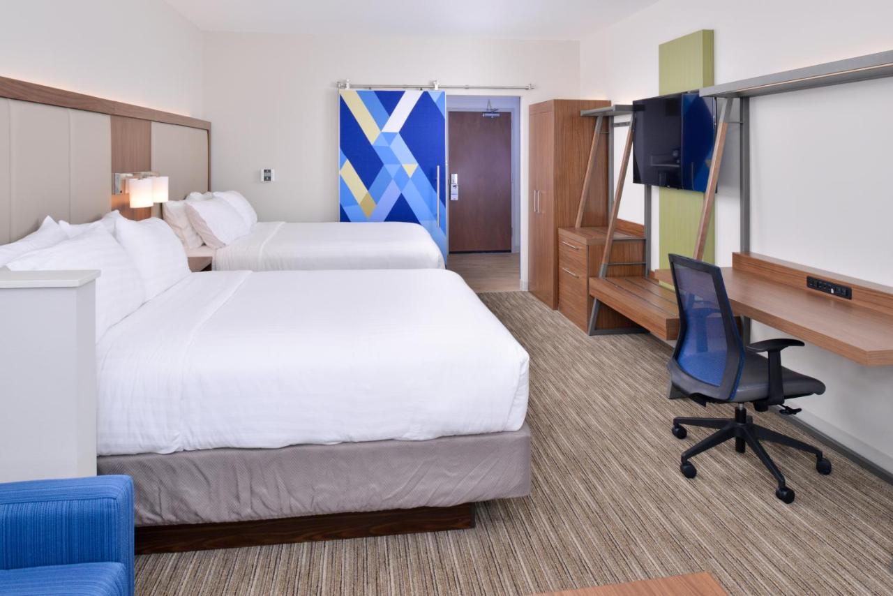 Suite at Holiday Inn Express & Suites Madison by IHG