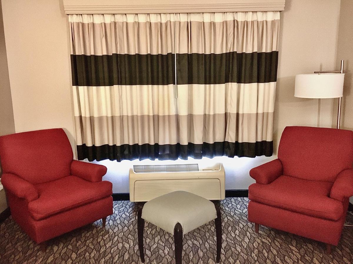 Queen Room with Two Queen Beds at Best Western Wheatland Inn