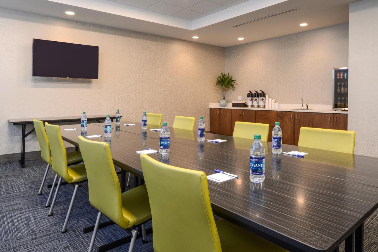 | Holiday Inn Express & Suites Alachua - Gainesville Area