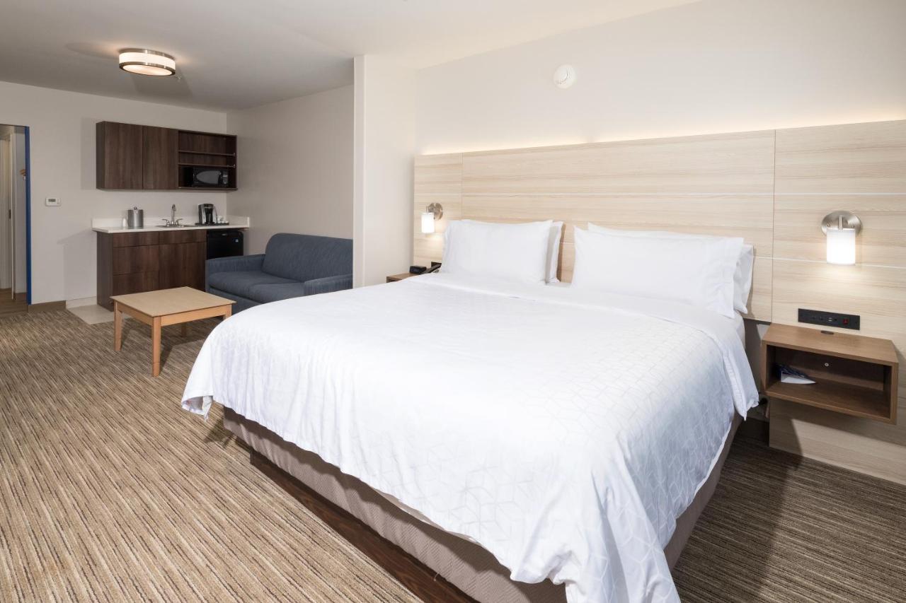 Suite - Hearing Accessible - Non-Smoking at Holiday Inn Express and Suites Portage by IHG