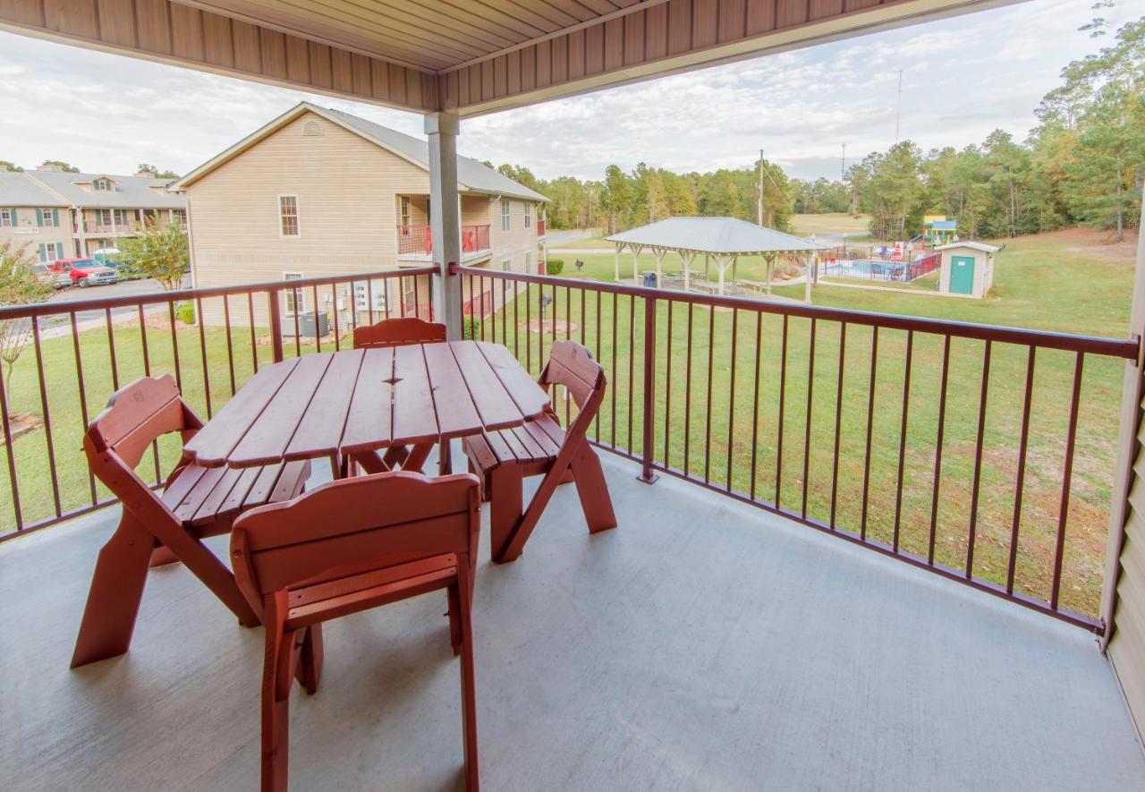 Two-Bedroom Villa Lodge 2 Queen Beds at Holiday Inn Club Vacations Piney Shores Resort at Lake Conroe, an IHG Hotel