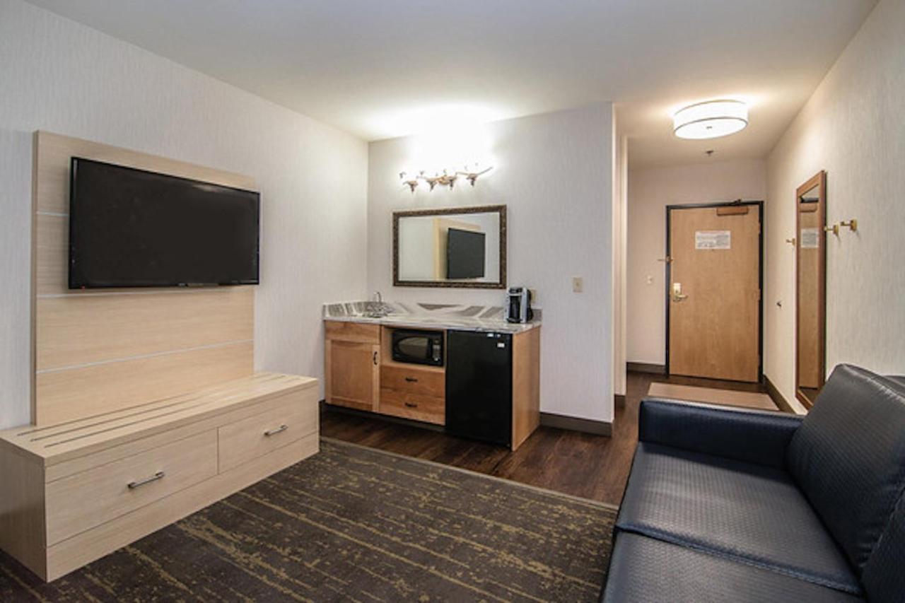 King Suite at Holiday Inn Express Kalispell by IHG