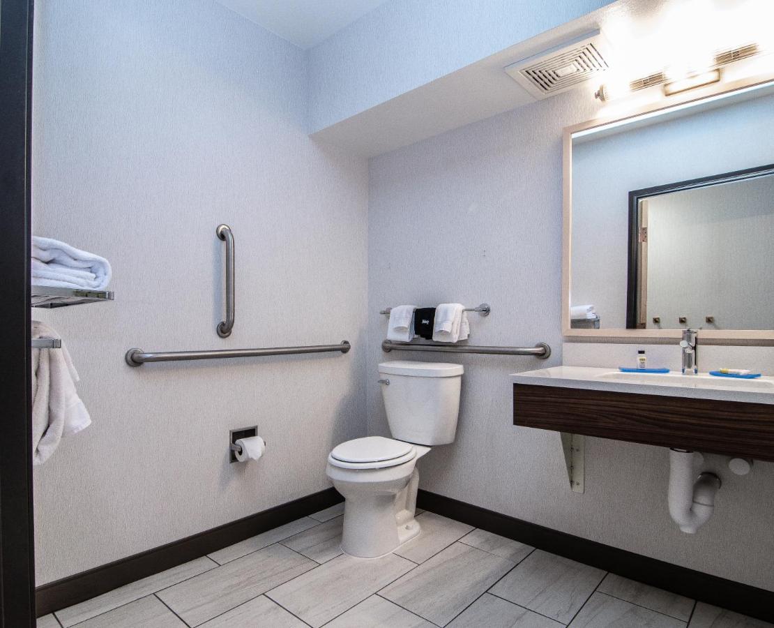 King Room - Mobility Access/Roll in Shower - Non-Smoking at Holiday Inn Express Kalispell by IHG