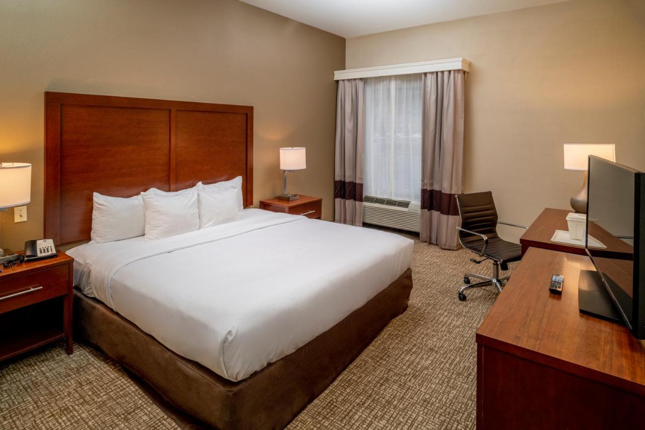 King Room with Hot Tub - Accessible/Non-Smoking at Comfort Inn