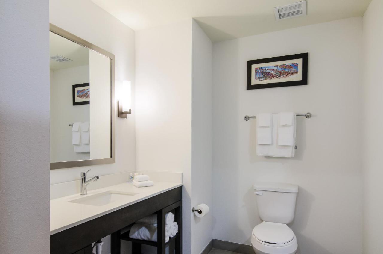 King Suite No Pets Allowed - Accessible/Non-Smoking at Comfort Inn & Suites Gulf Shores East Beach near Gulf State Park