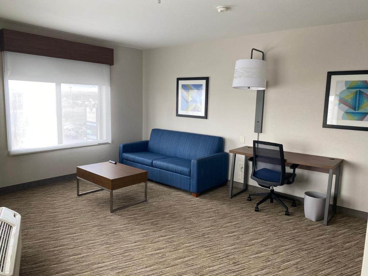 One-Bedroom Suite at Holiday Inn Express & Suites Albuquerque Historic Old Town by IHG