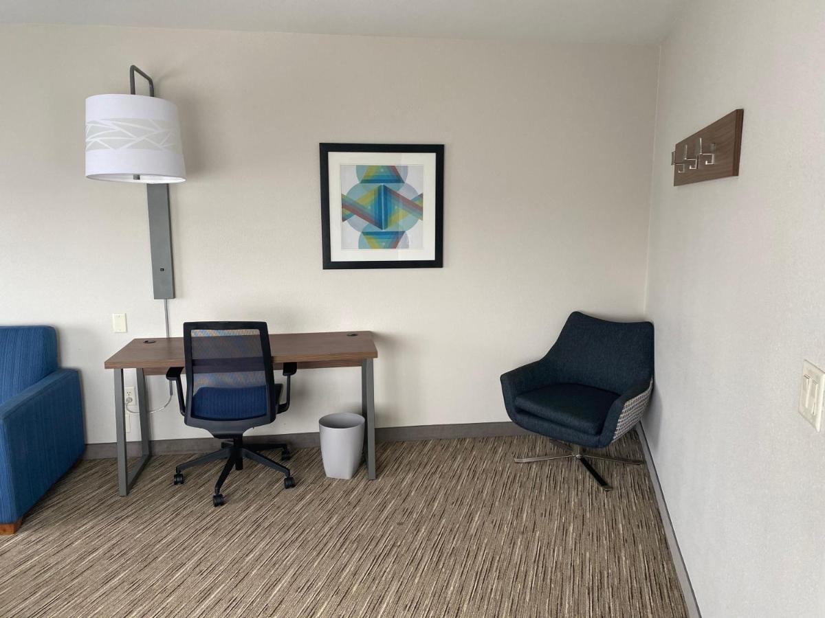 Queen Suite with Two Queen Beds at Holiday Inn Express & Suites Albuquerque Historic Old Town by IHG
