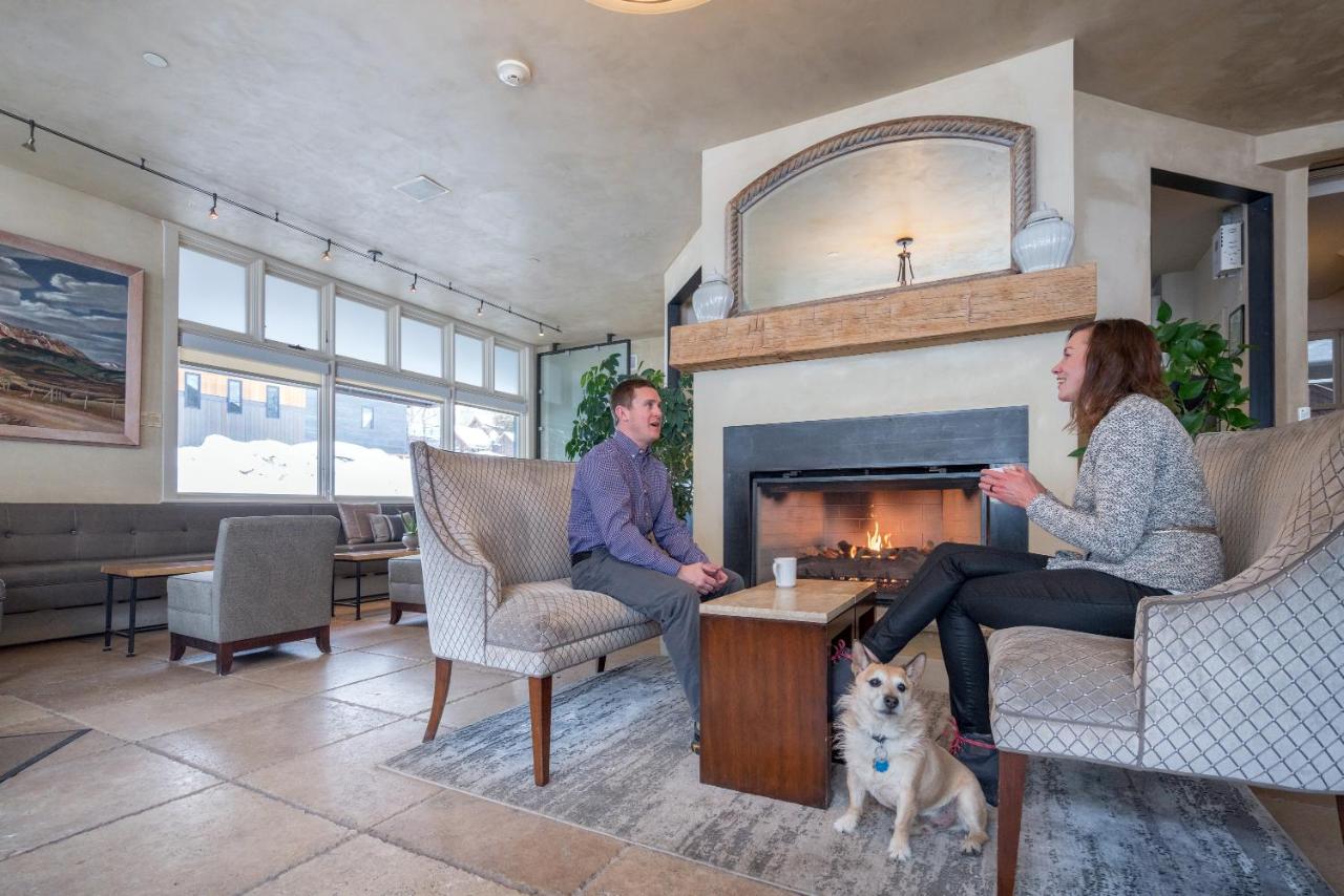 Two-Bedroom Apartment at Hotel Columbia