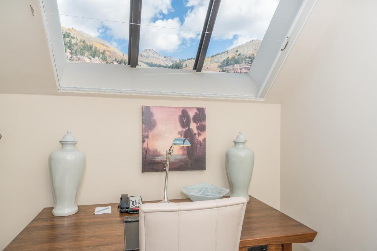 Two-Bedroom Apartment at Hotel Columbia