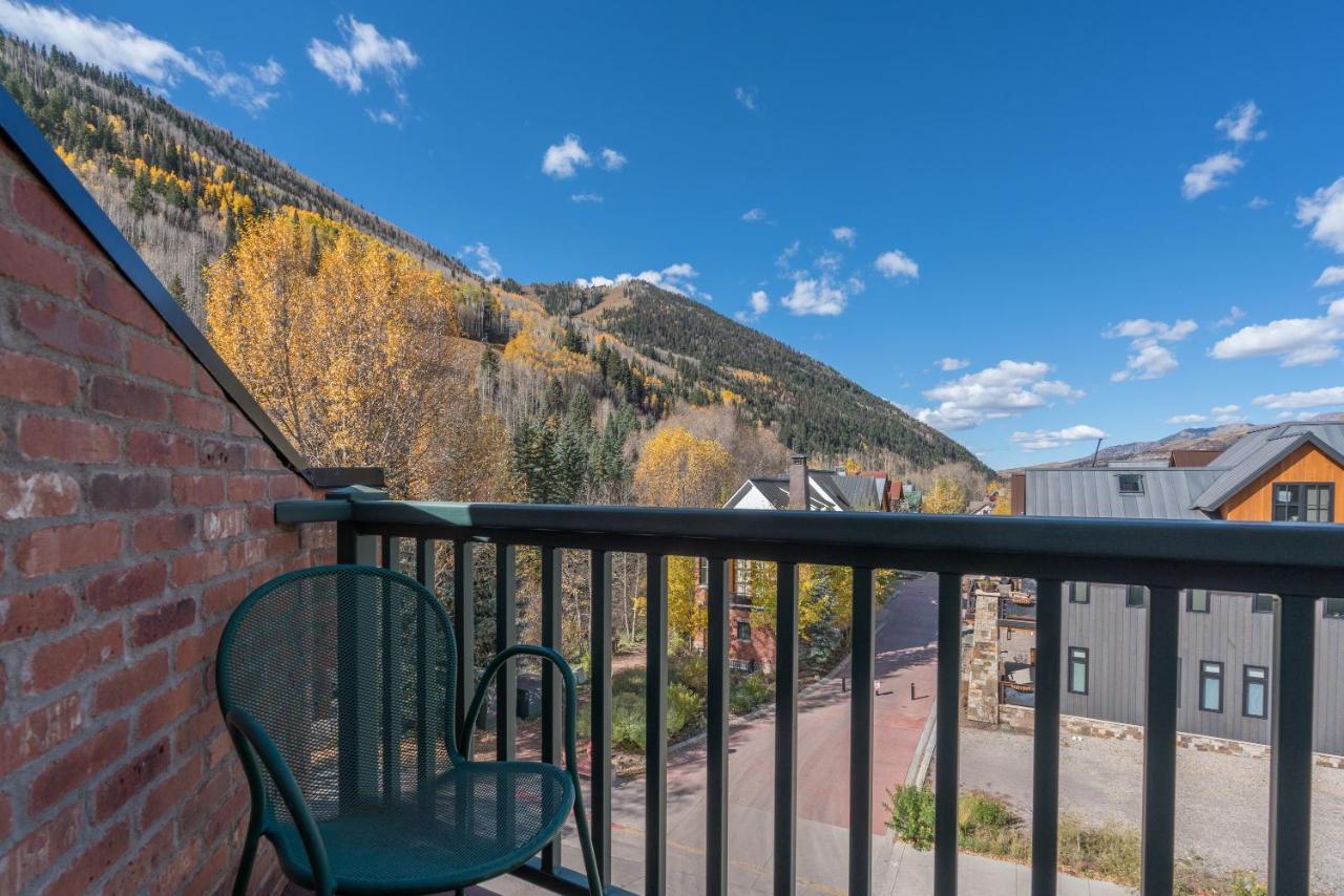 Two-Bedroom Apartment at Hotel Columbia