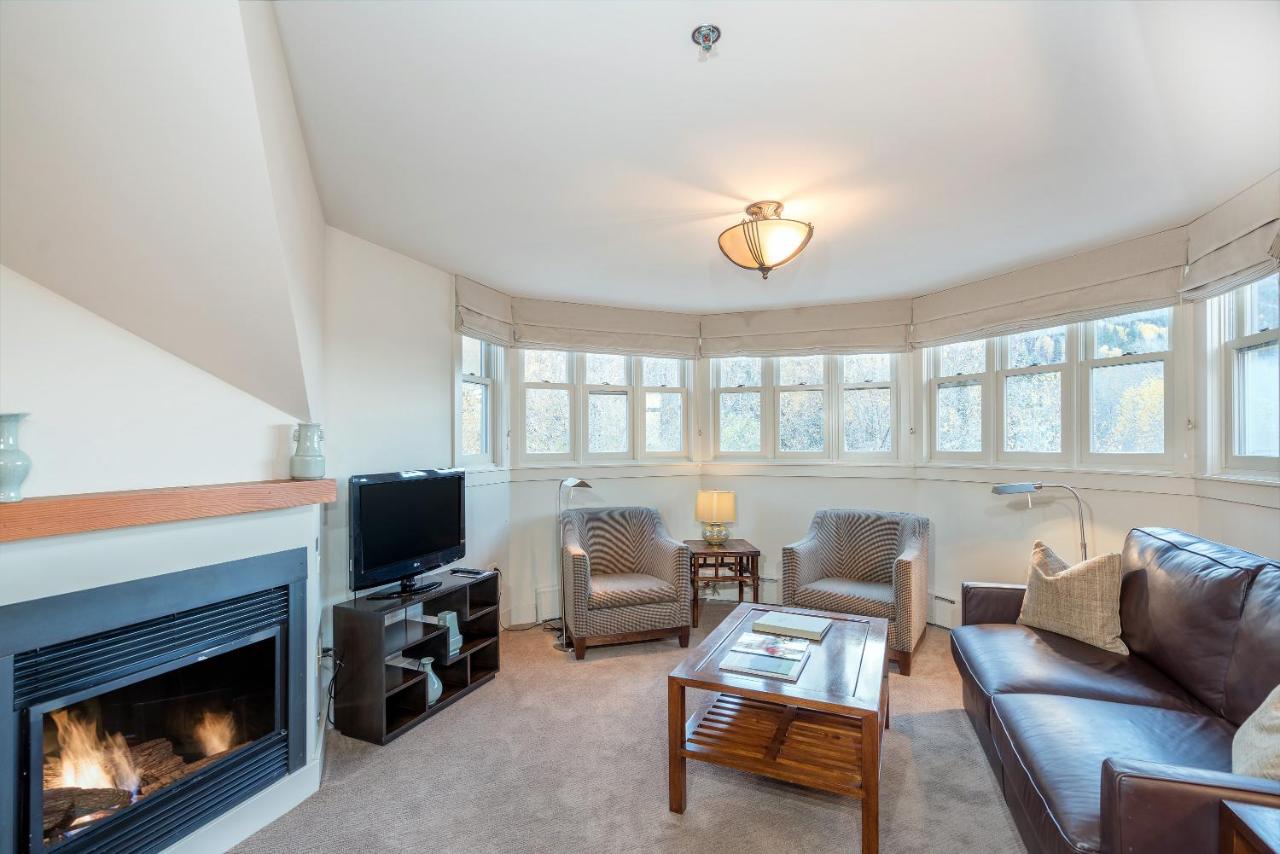 Two-Bedroom Apartment at Hotel Columbia