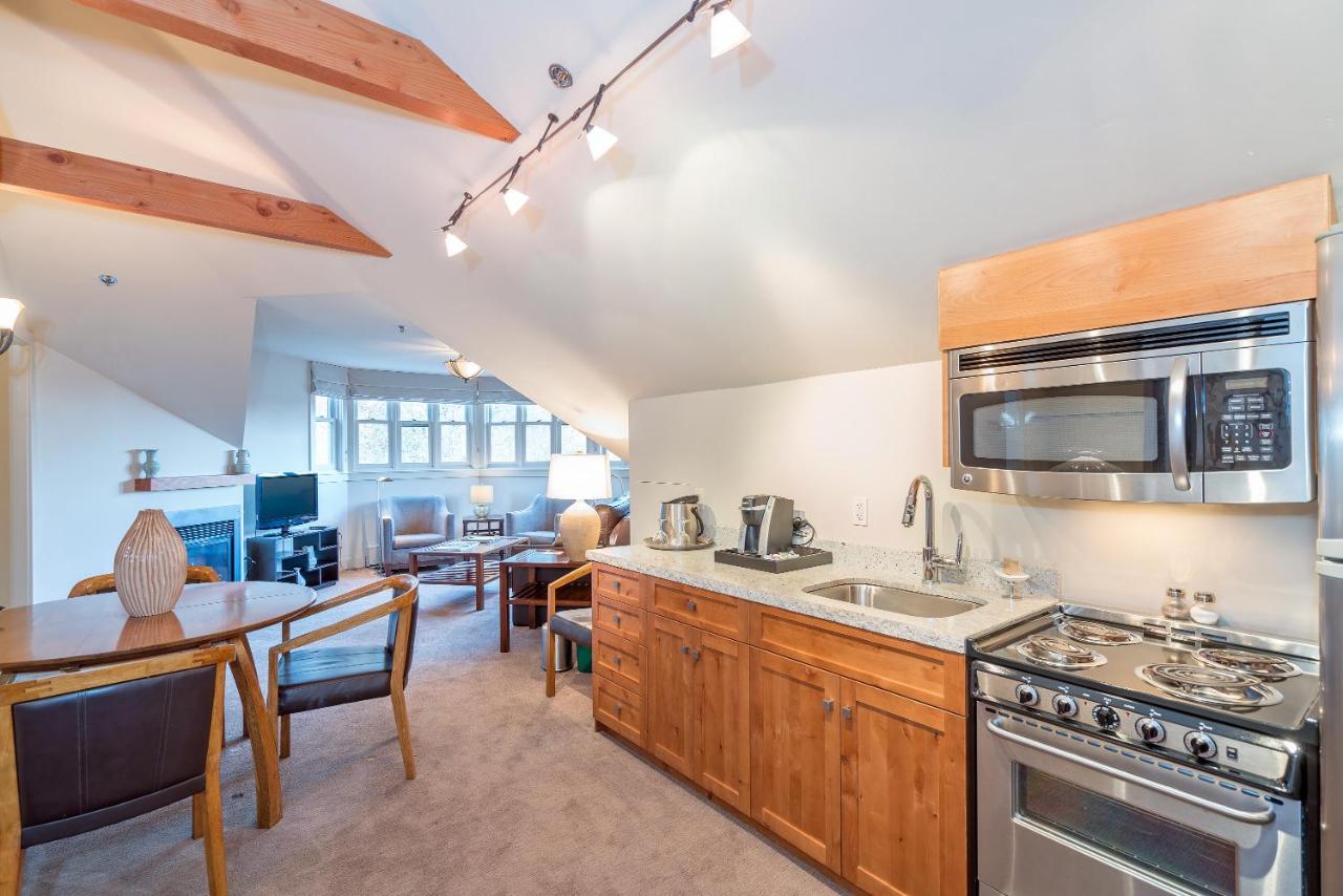 Two-Bedroom Apartment at Hotel Columbia