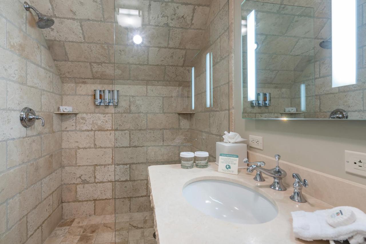 Two-Bedroom Apartment at Hotel Columbia