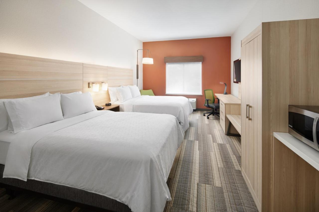 Two Double Deluxe Hearing Access - Non-Smoking at Holiday Inn Express & Suites Salem by IHG