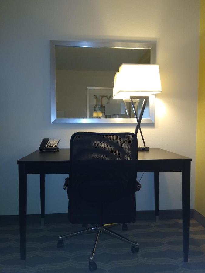 King Room - Disability Access at Holiday Inn Express & Suites Colorado Springs Central by IHG