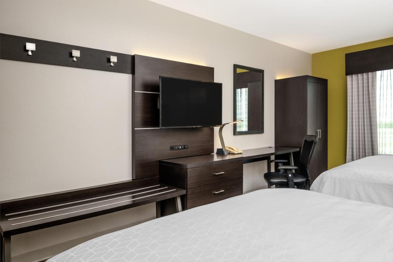 Queen Room with Two Queen Beds - Mobility Access Tub/Non-Smoking at Holiday Inn Express Hotel & Suites Florence I-95 at Hwy 327, an IHG Hotel