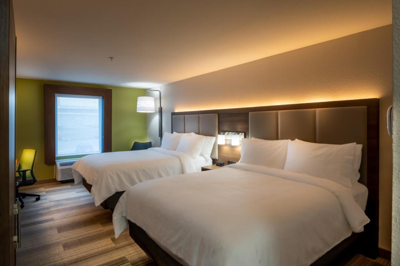 Standard Queen Room with Two Queen Beds at Holiday Inn Express & Suites N Waco Area - West, an IHG Hotel