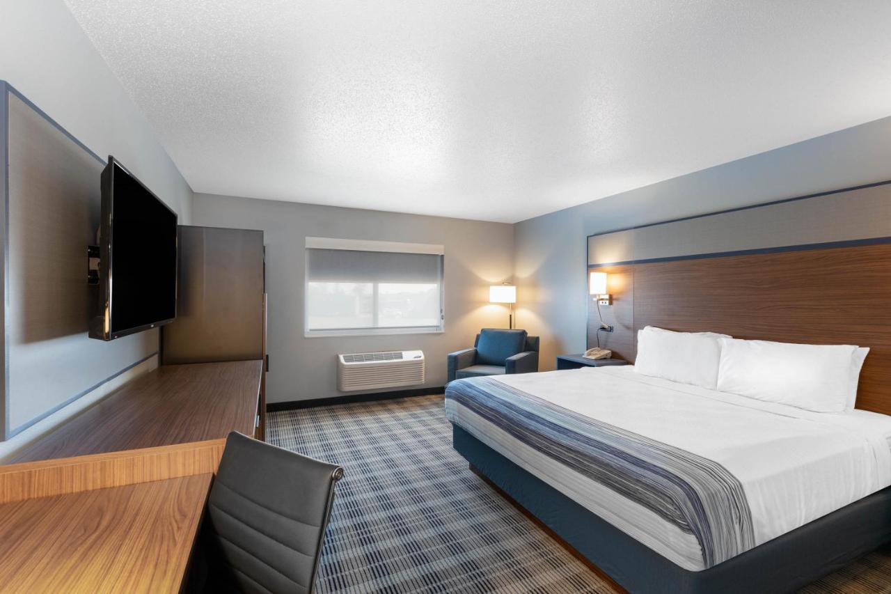 1 King Bed, One Bedroom Deluxe Suite, Non-Smoking at AmericInn by Wyndham Jackson