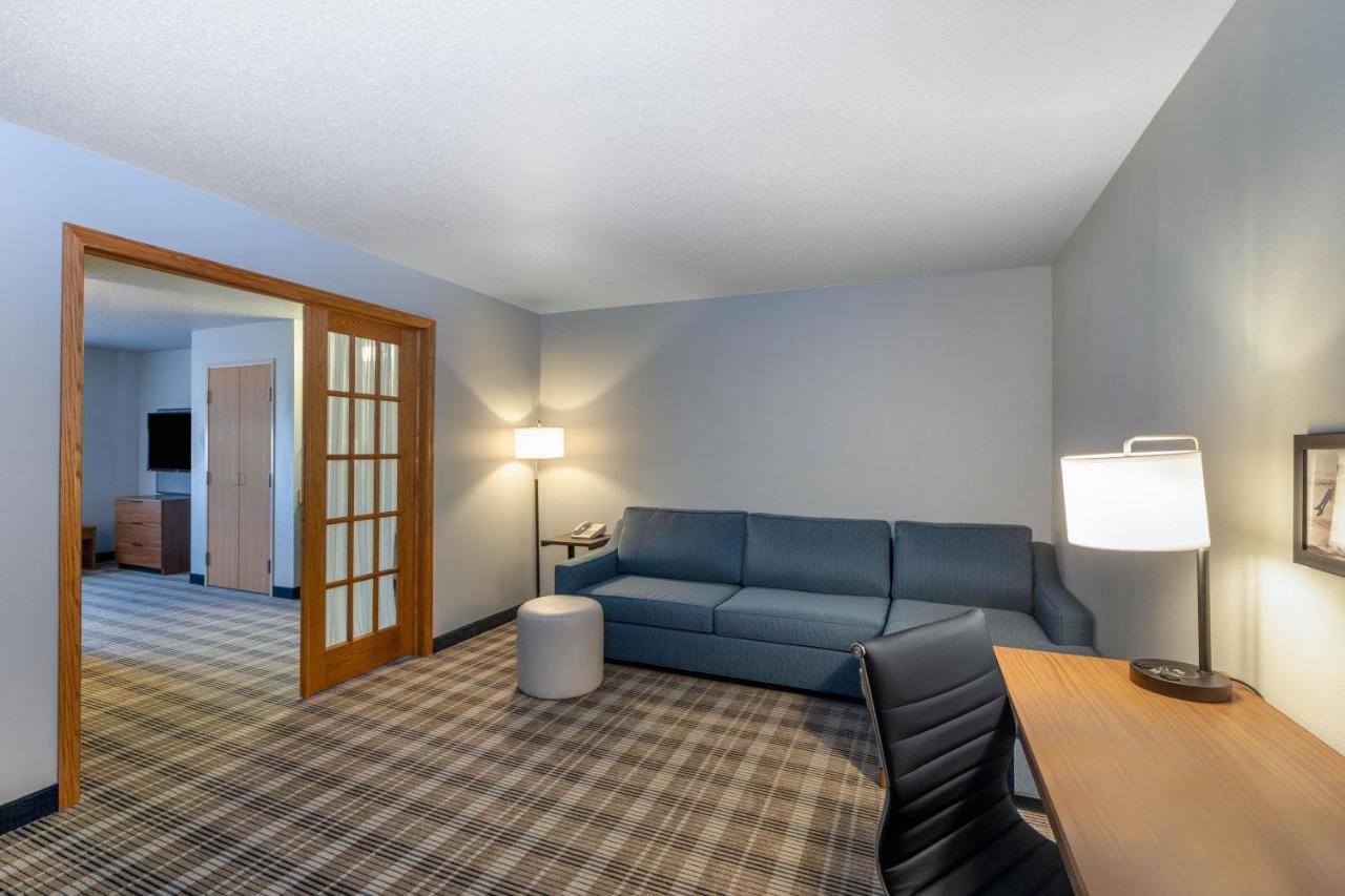 1 King Bed, One Bedroom Superior Suite, Non-Smoking at AmericInn by Wyndham Jackson