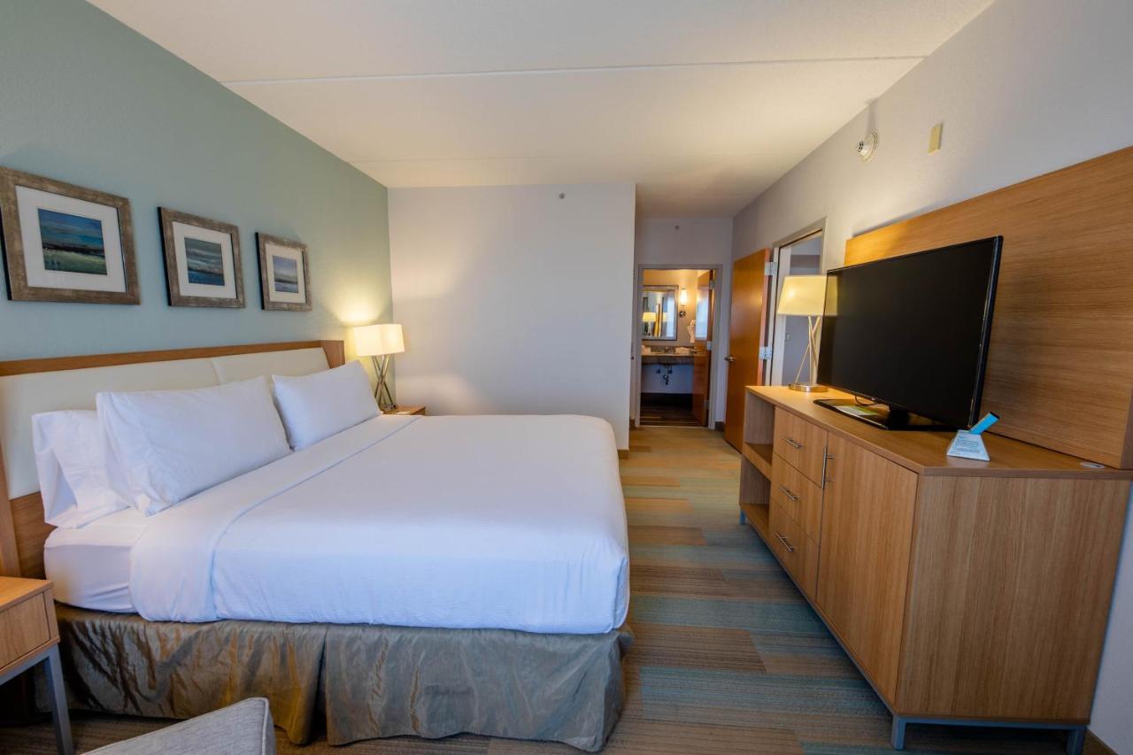 King Room - Non-Smoking at Holiday Inn Manahawkin/Long Beach Island, an IHG Hotel