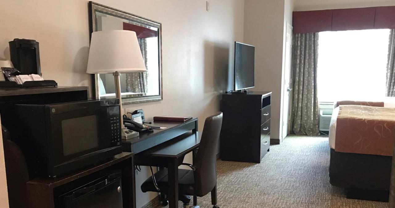 King Suite - Accessible/Non-Smoking at Comfort Suites Bay City East