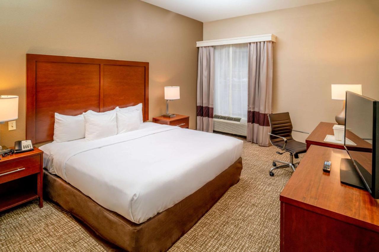 King Room - Non-Smoking at Comfort Inn
