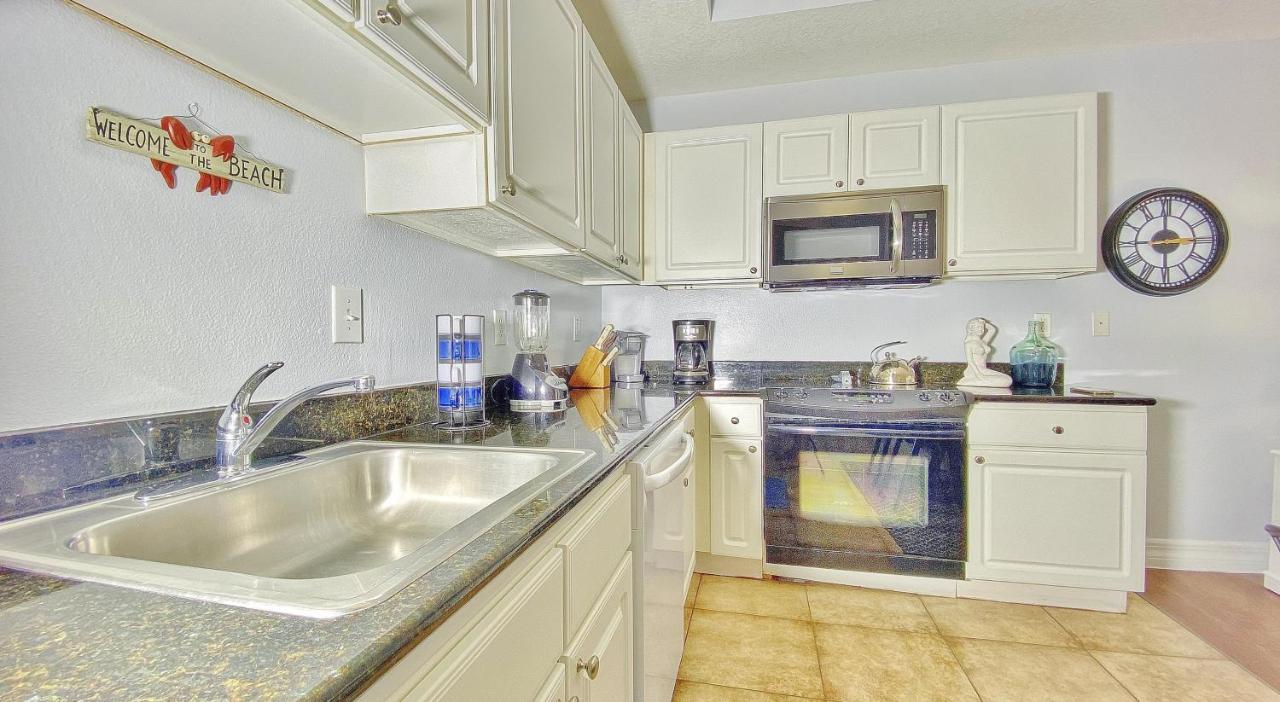 One-Bedroom Apartment at Madeira Bay Resort