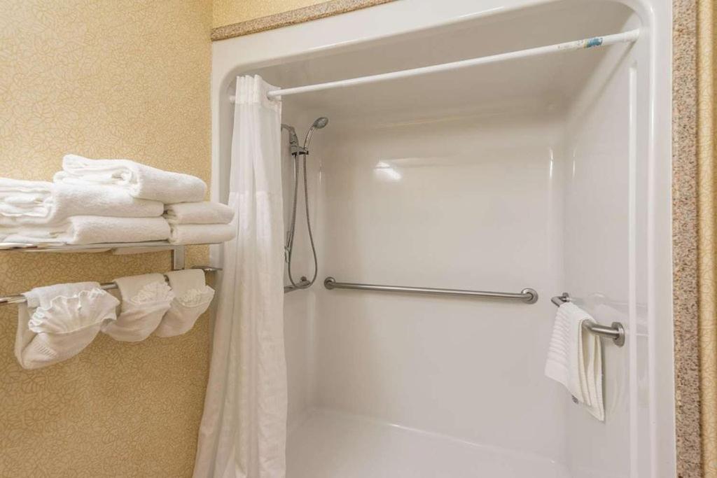 King Room - Accessible/Non-Smoking at Comfort Inn & Suites Cedar City South