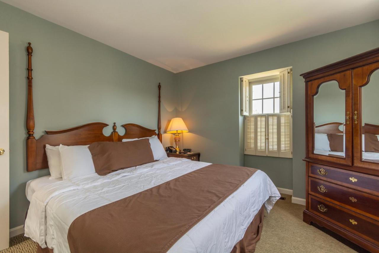 King Suite - Second Floor at Century Suites Hotel