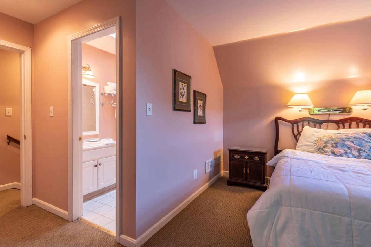 One-Bedroom Suite at Century Suites Hotel