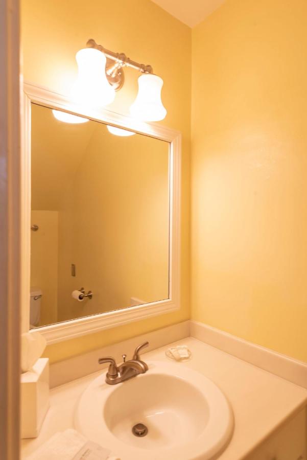 Standard Suite at Century Suites Hotel