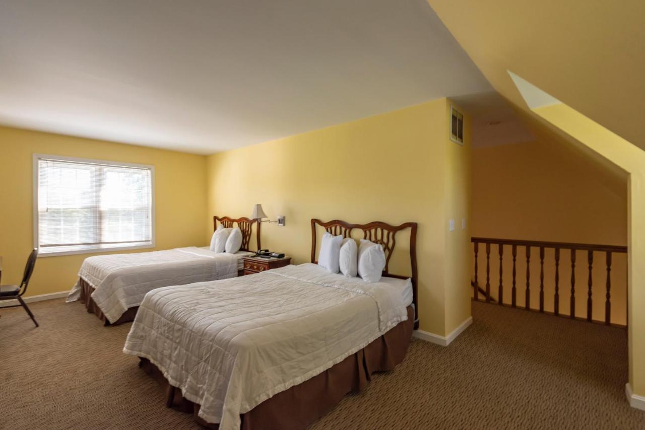 Standard Suite at Century Suites Hotel