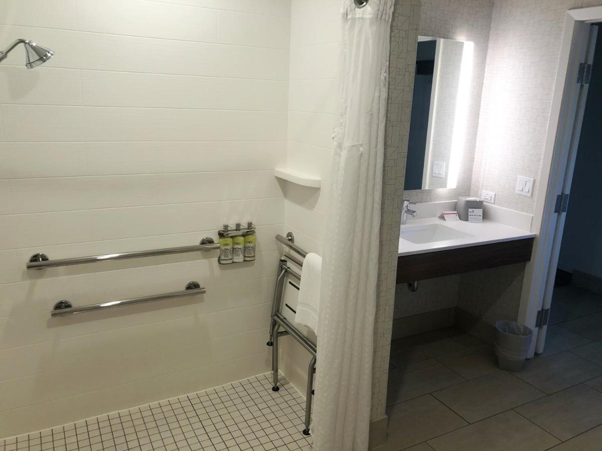 Suite - Mobility Access Roll in Shower/Non-Smoking at Holiday Inn Express & Suites El Dorado Hills by IHG