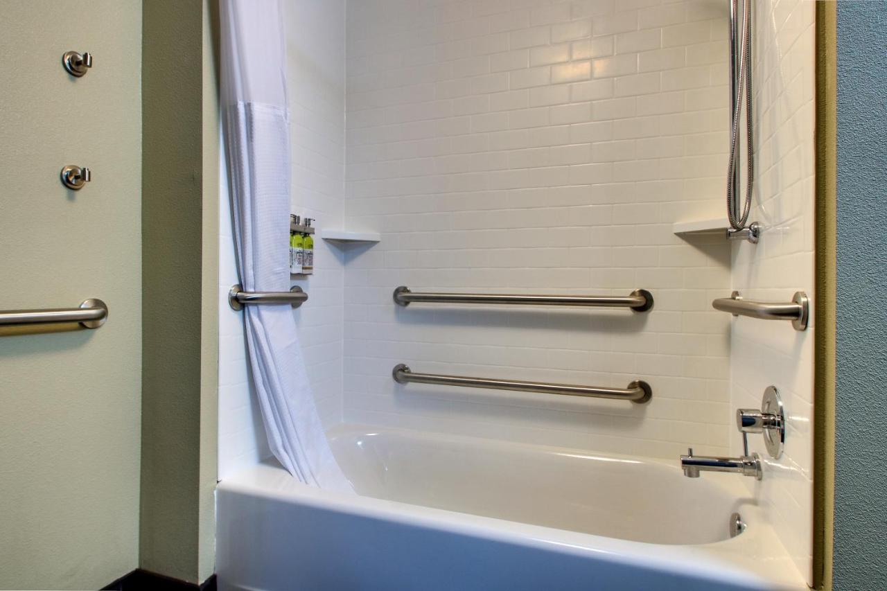 King Studio Suite - Hear Access Tub/Non-Smoking at Staybridge Suites Rock Hill, an IHG Hotel