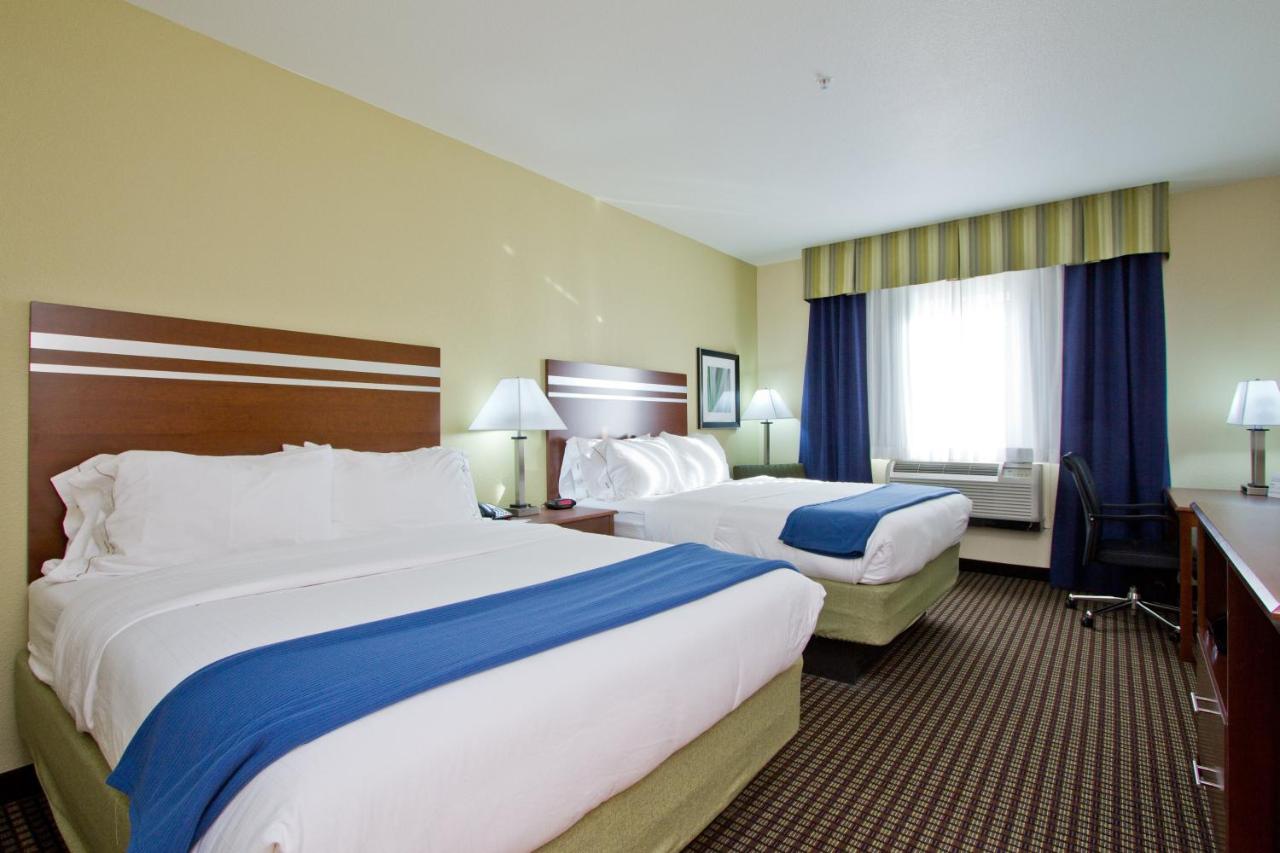 Standard Two Queen at Holiday Inn Express Hotel & Suites Denver East-Peoria Street by IHG