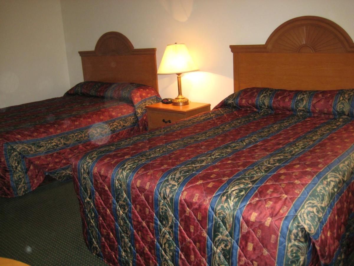 Queen Room with Two Queen Beds at Horizon Inn and Suites
